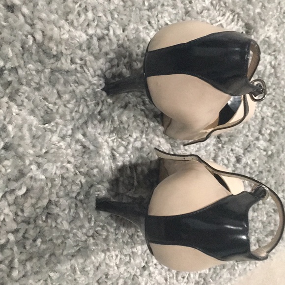 Nine West Tan and Black Heels - Picture 3 of 4